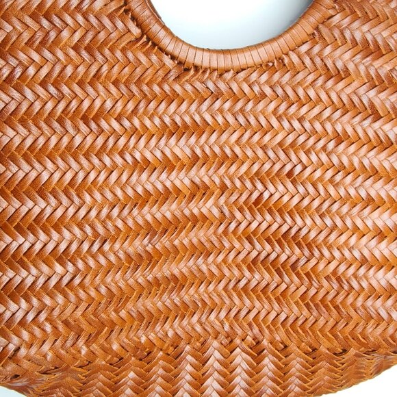 Dragon Diffusion Women's Nantucket Basket Bag in Tan - Picture 5 of 11